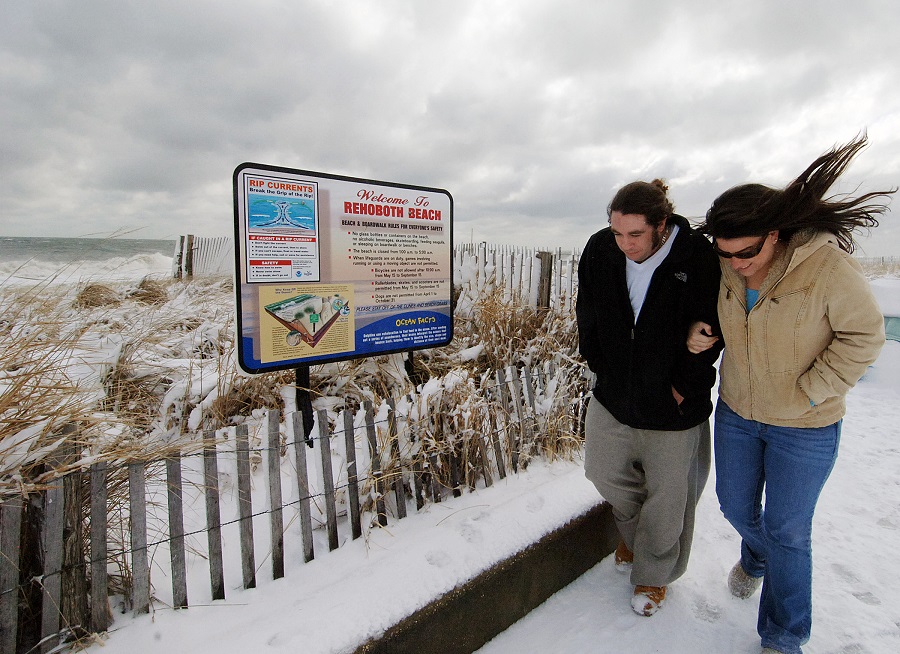 Snow and wind at Rehoboth Beach, Delaware (photo: AP)