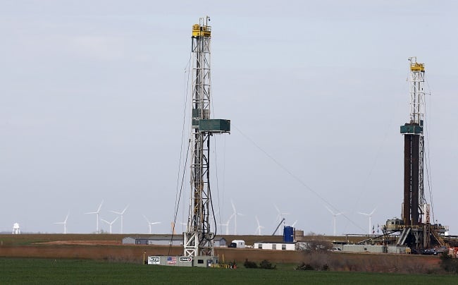 In Oklahoma, where drilling rigs are a common sight on the prairie, the cost of living is low, paychecks buy more. (Photo: AP) 