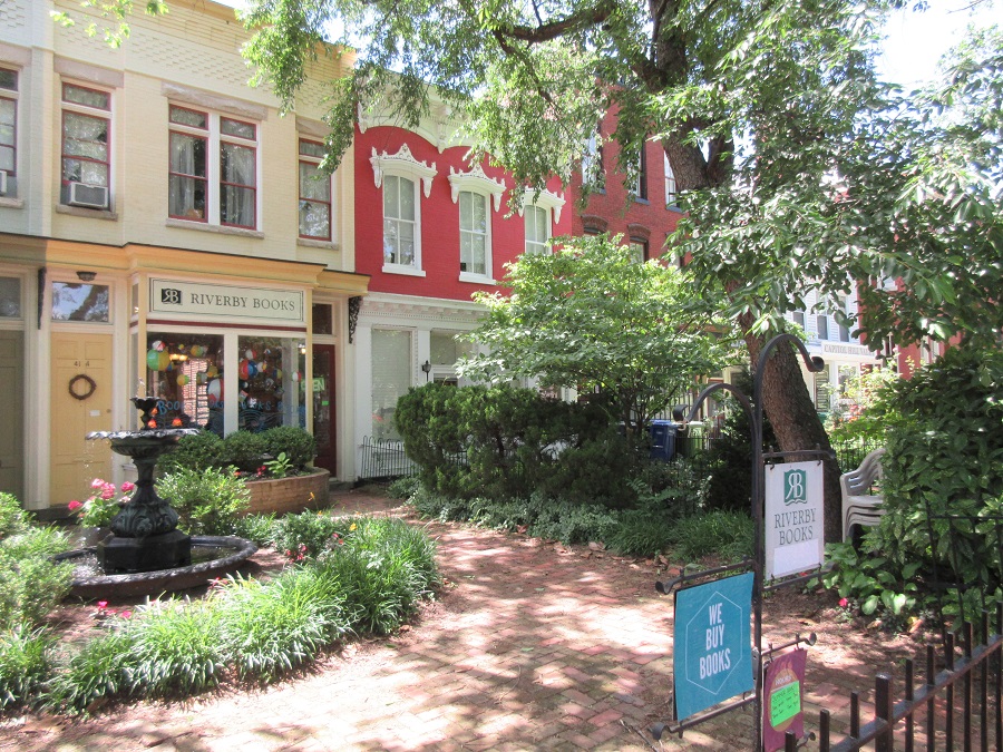 Washington, D.C. has many cute neighborhoods -- and high housing costs. (Photo: AP)