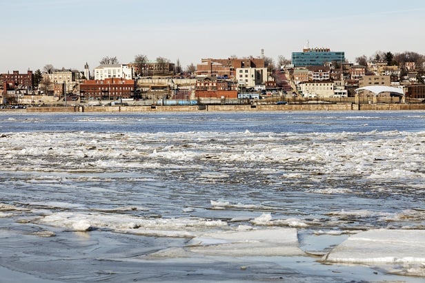 town of Alton Illinois seen from river