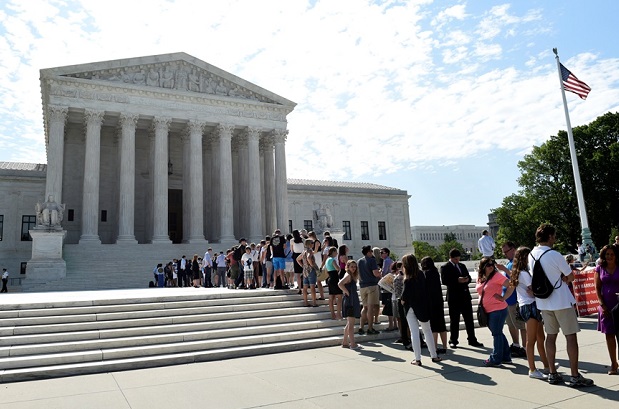 Supreme Court with line of tourists waiting to get in