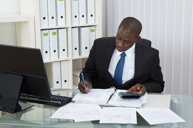 04 taxes man business