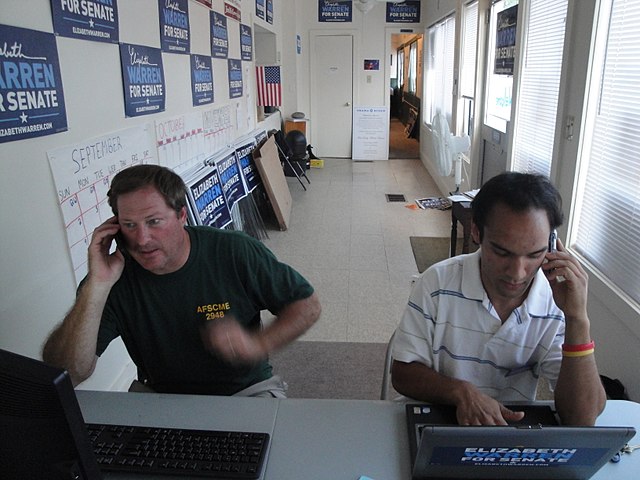640px-Phone_banking_before_the_speech_(7945285622)
