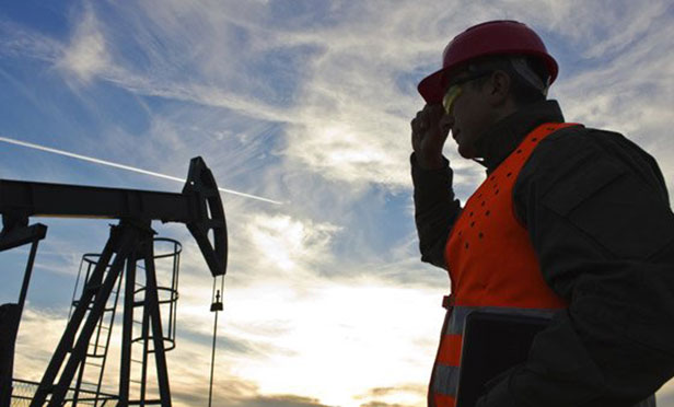 05_Oil_Derrick_Engineer_MI