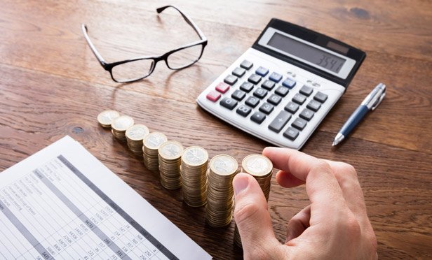 05_Stacking-Coins-Money_Shutterstock_MI