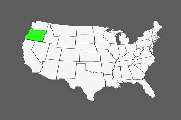 white map of USA with Oregon colored in green