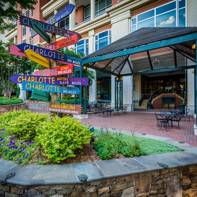 02_North_Carolina_Charlotte_Uptown_Shutter_640x640